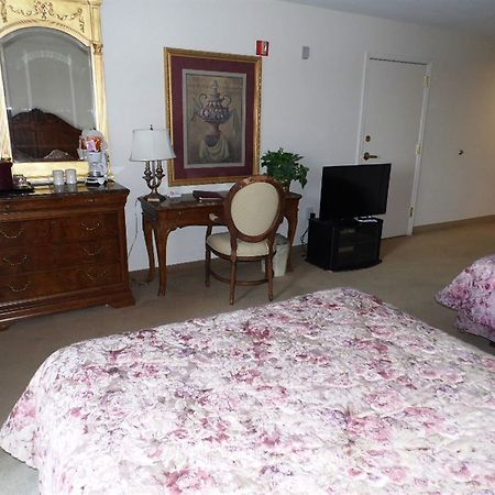 Regalia Hotel & Conference Center Village of Four Seasons Esterno foto