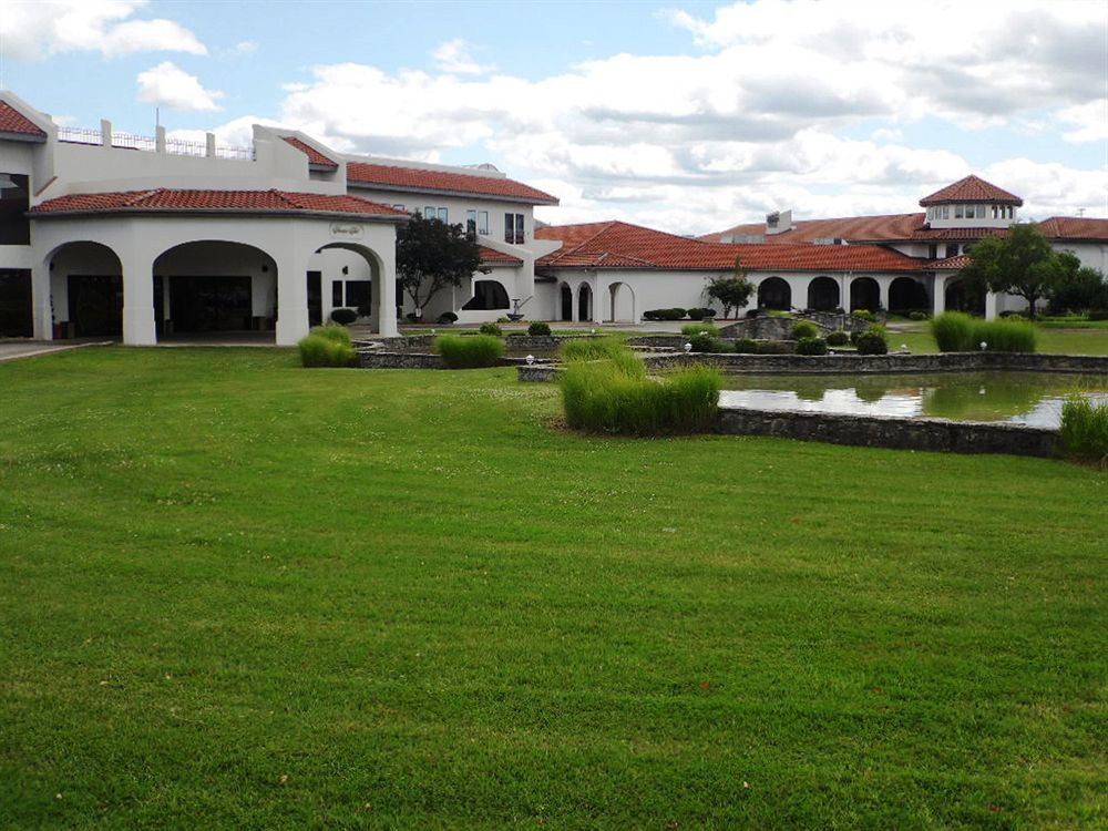 Regalia Hotel & Conference Center Village of Four Seasons Esterno foto
