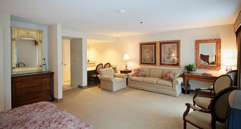 Regalia Hotel & Conference Center Village of Four Seasons Esterno foto