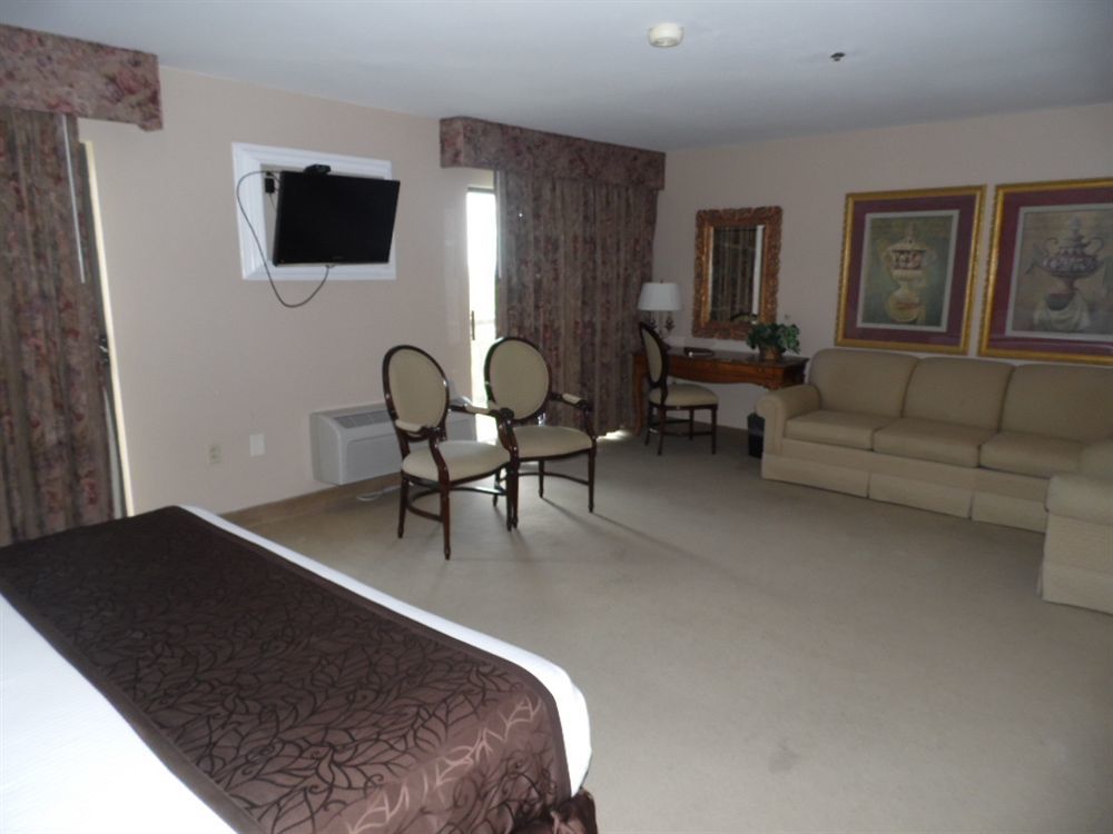 Regalia Hotel & Conference Center Village of Four Seasons Esterno foto