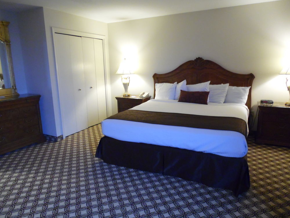 Regalia Hotel & Conference Center Village of Four Seasons Esterno foto