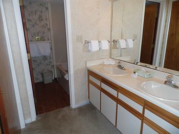 Regalia Hotel & Conference Center Village of Four Seasons Esterno foto